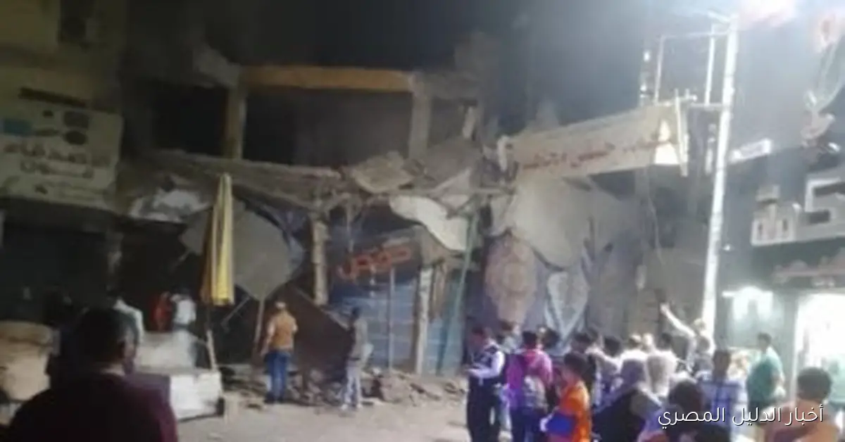 إصابة شخص جراء انهيار شرفتين في عقار سكني بفاقوس بالشرقية.. تفاصيل وصور