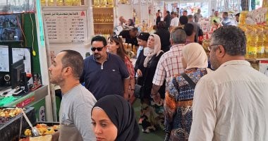 استمرار فعاليات معرض السلع الغذائية في المنصورة بأسعار تنافسية جاذبة