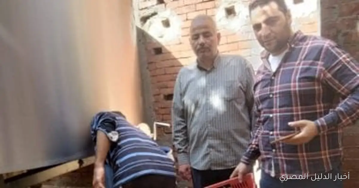 <p><strong>السلطات تضبط معمل ألبان غير مرخص في القوصية يحتوي على طن من اللبن غير الصالح للاستهلاك</strong></p>