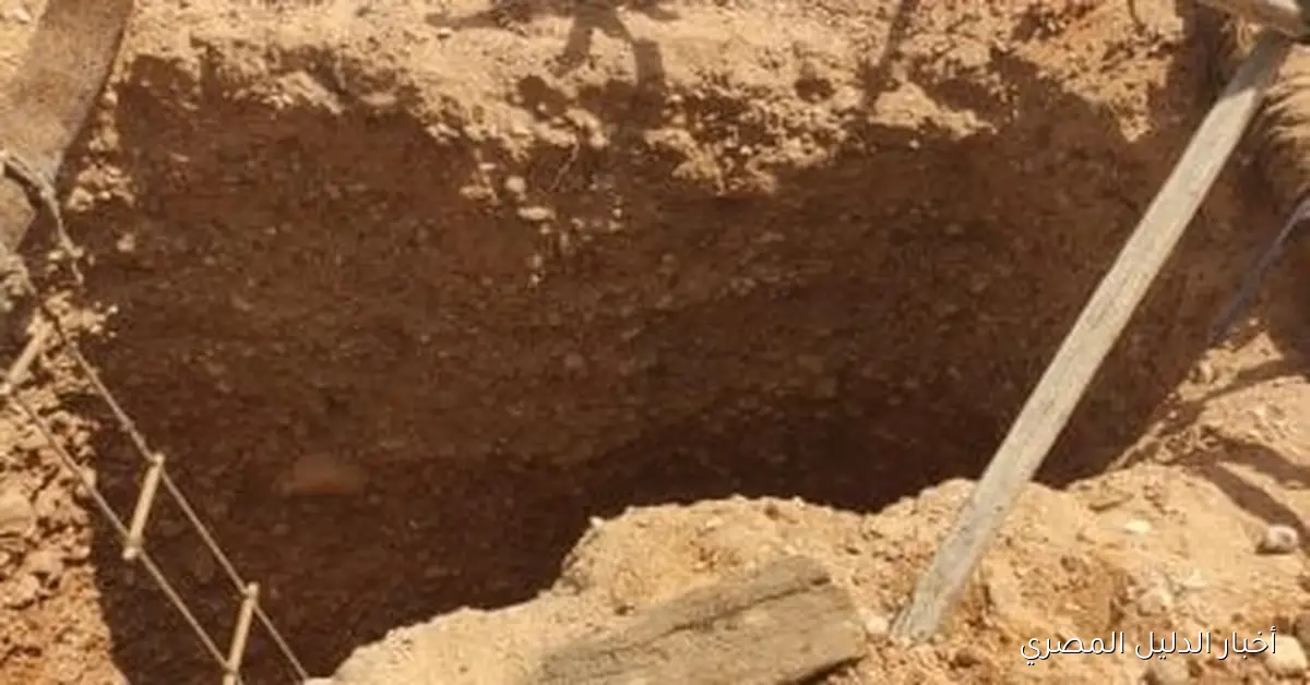 تشييع جثمان شاب في أسيوط إثر انهيار بئر في محافظة المنيا