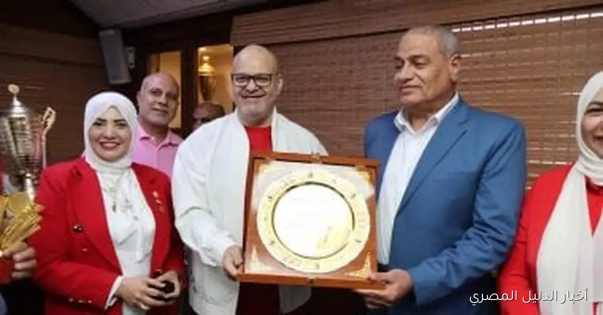 رئيس كهرباء شمال القاهرة يكرم الفرق الرياضية تقديراً لإنجازاتها في بطولة الجمهورية للشركات