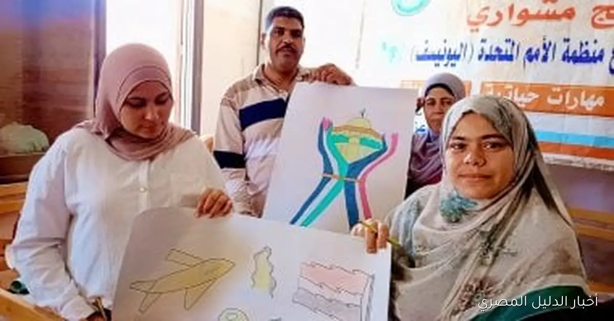 <p><strong>فتيات كفر الشيخ يبدعن في مسابقة الرسم الفوري من خلال لوحات تعبر عن المهن</strong></p>