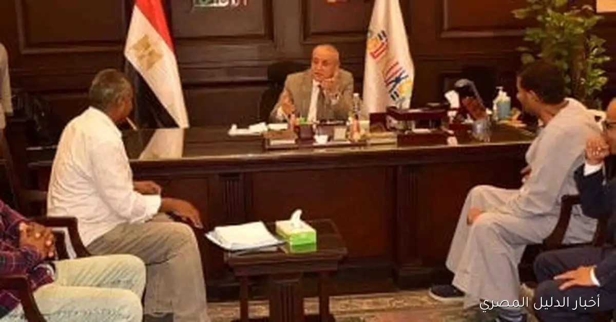 <p><strong>محافظ الأقصر يلتقي أهالي نجع طوناب في إسنا لمناقشة احتياجات القرية وتقديم الخدمات للمواطنين</strong></p>