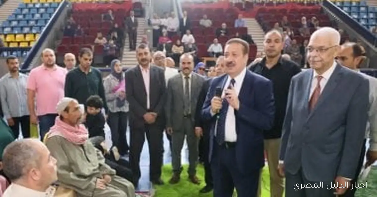 محافظ المنوفية يوزع عقود عمل على عدد من ذوي الهمم لتعزيز إدماجهم في سوق العمل