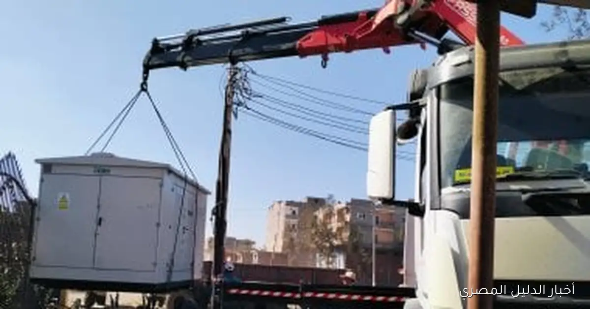 <p><strong>محافظ كفر الشيخ يعلن عن تحسينات شاملة تشمل رفع كفاءة محول كهرباء وتحديث خط مياه ورصف طريق موقف سيدي</strong></p>