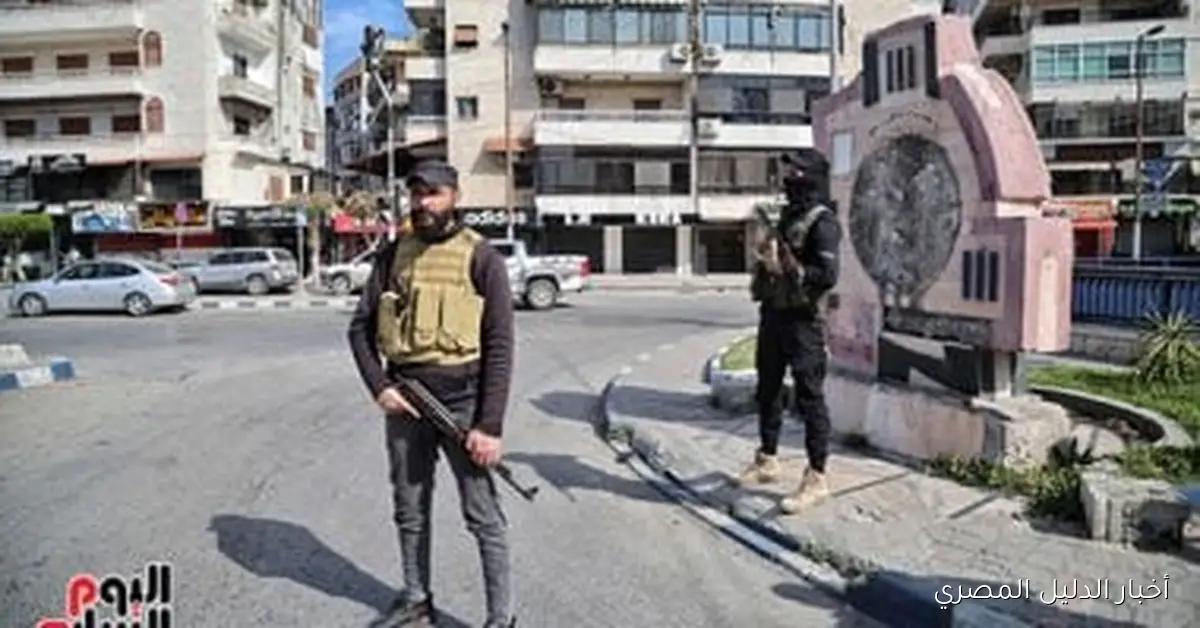 مقتل سوريين وإصابة خمسة آخرين في استهداف سيارة مدنية بريف إدلب