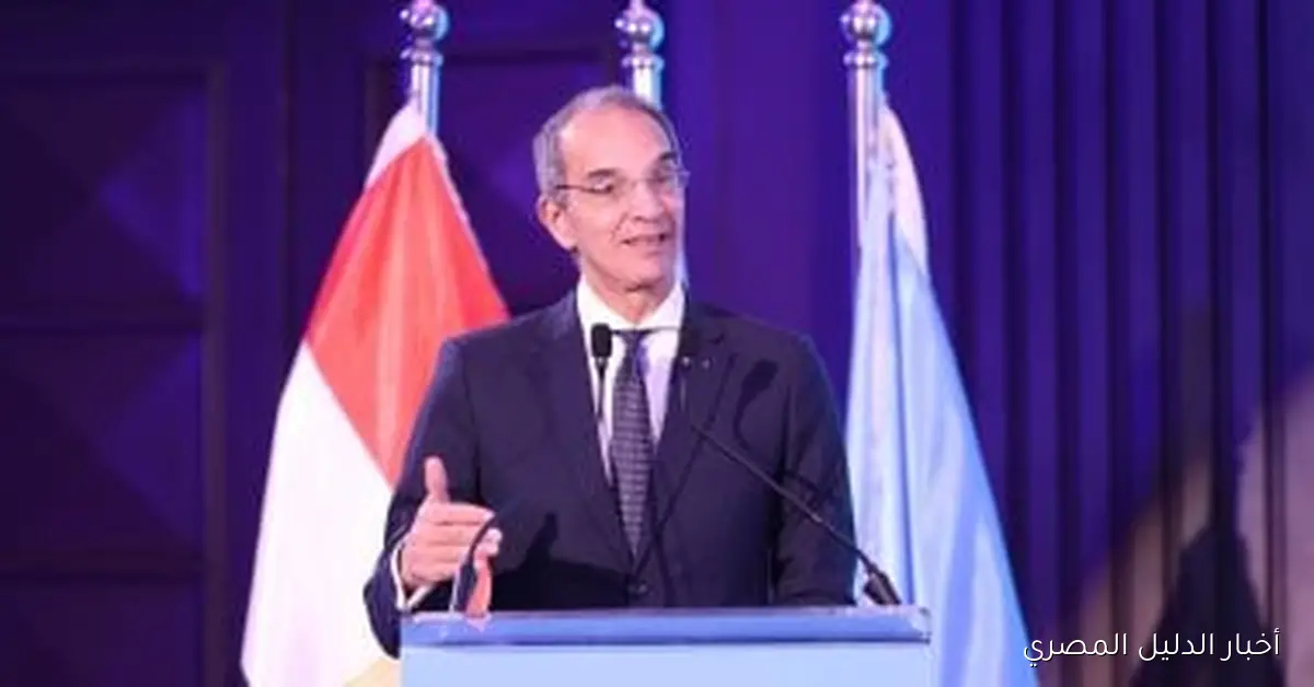 وزير الاتصالات: 15 علامة تجارية محلية تُنتج الهواتف المحمولة في مصر