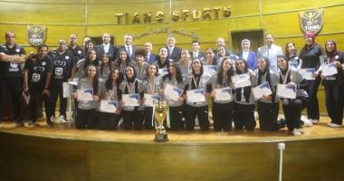 وزير الرياضة يحتفي ببطلات أفريقيا في كرة اليد ويعدهن بمكافآت مثيرة