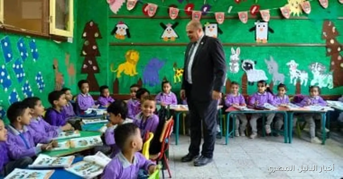 وكيل وزارة التعليم في قنا يقوم بجولة تفقدية للمدارس ويُحيل المخالفات إلى التحقيق