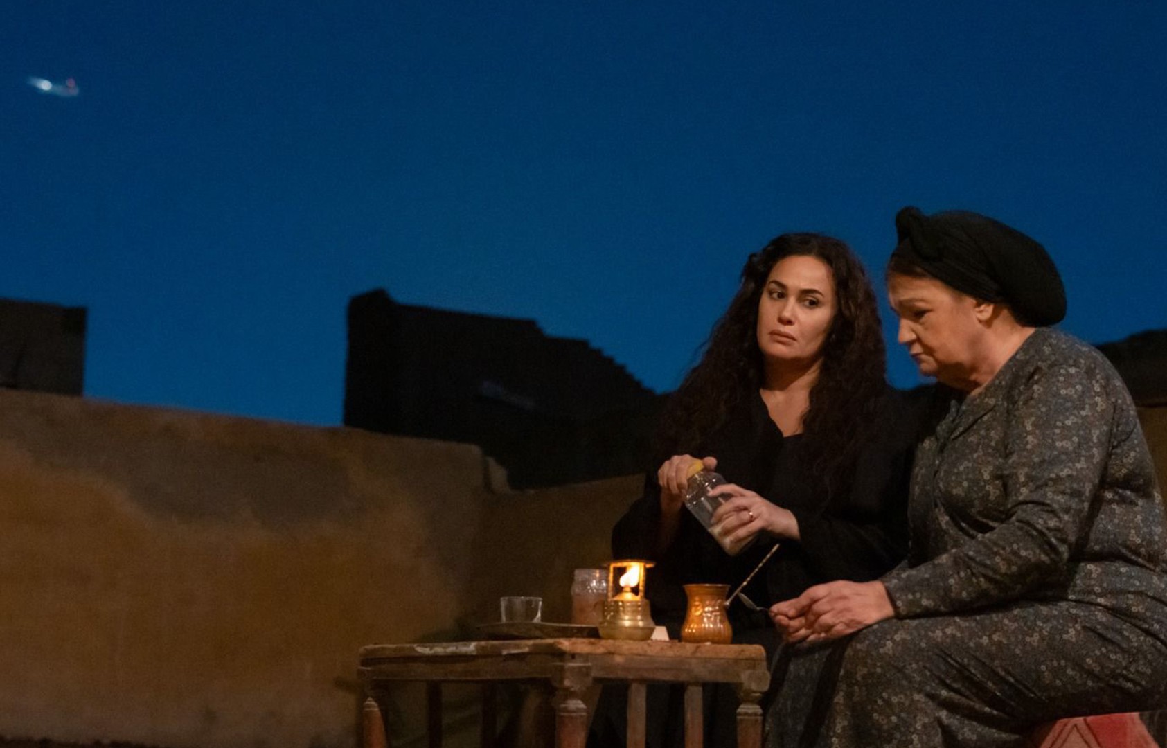 هند صبري وميمي جمال في المسلسل