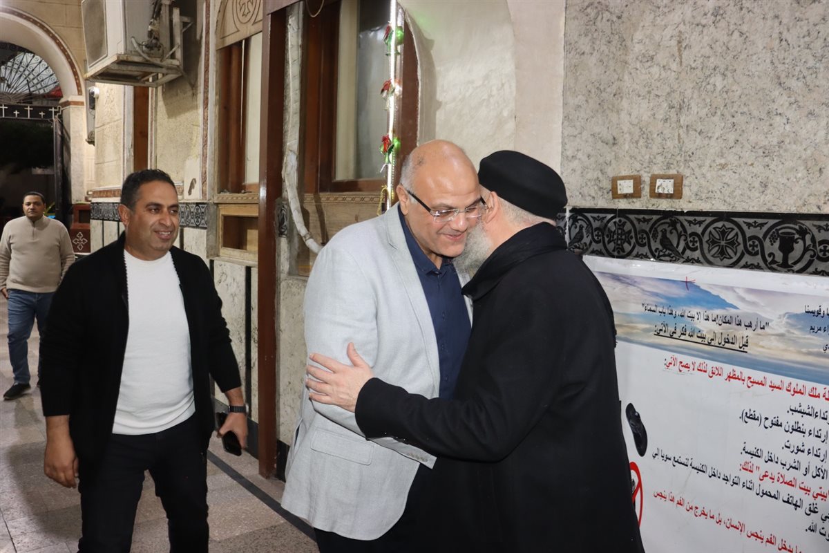 جانب من تهنئة الأخوة المسيحيين