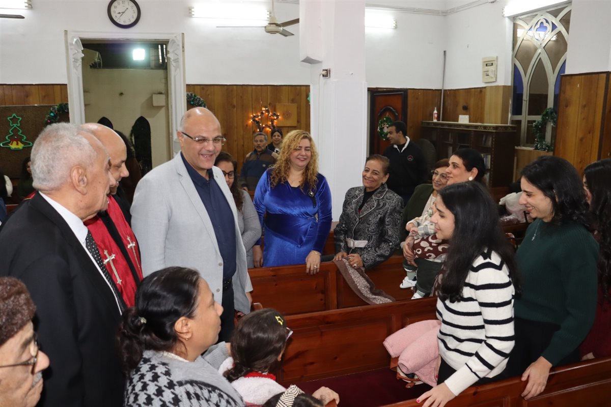 تقديم التهنئة للمواطنين