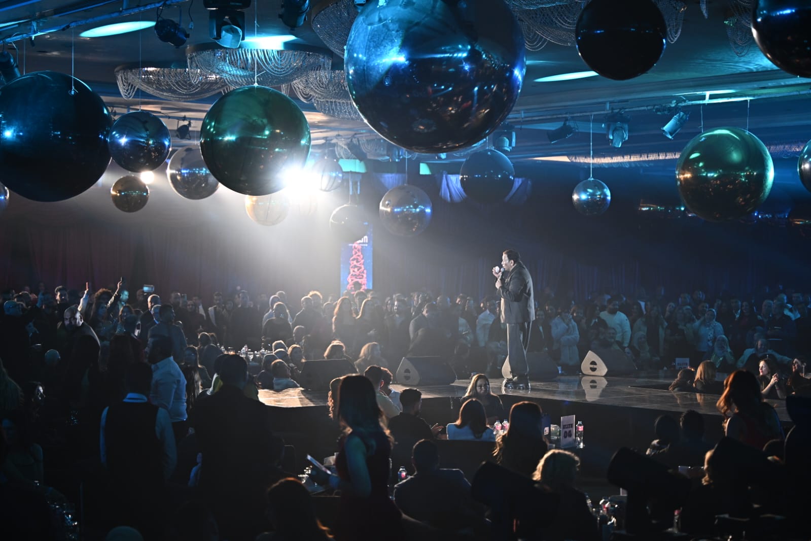 محمد فؤاد ورامي عياش وإيهاب توفيق ومصطفى حجاج وكارمن سليمان محمد فؤاد ورامي عياش وإيهاب توفيق ومصطفى حجاج وكارمن سليمان