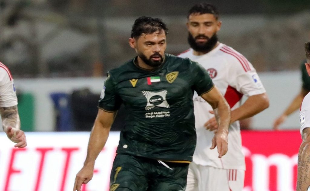 لورينسي لاعب خورفكان- المصدر: حساب رابطة المحترفين الإماراتية