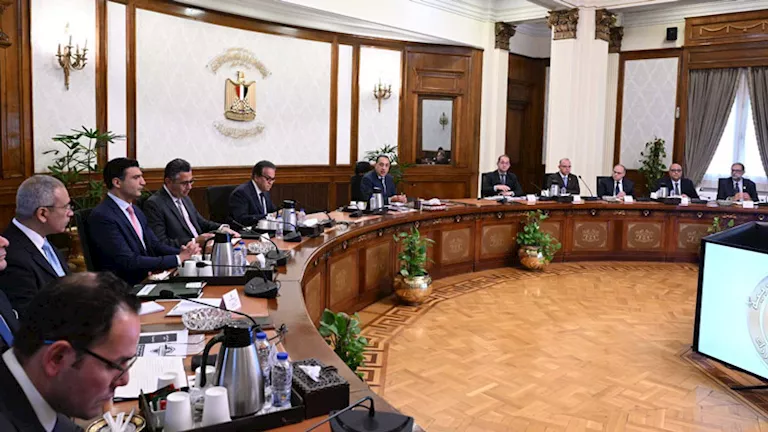 رئيس الوزراء يراقب تحديثات قانون التأمين الصحي الشامل وتوسع الخدمة في خمس محافظات جديدة