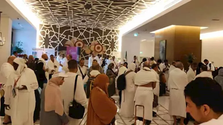 بعثة الحج السياحي في مصر تتخذ قرارًا بتغيير فندق في العزيزية بسبب مخالفات جسيمة