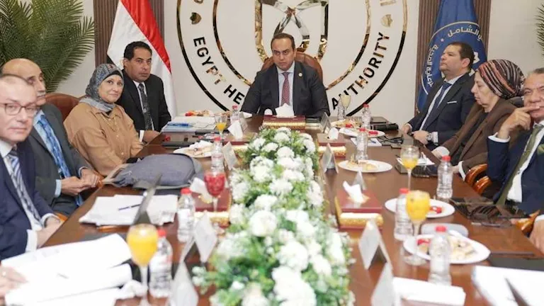 وزارة الصحة تعلن عن اتفاقية لتوظيف العمالة الموسمية في المنشآت الطبية بأسوان