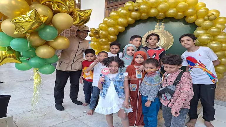 الأزهر الشريف يقدم هدايا للأطفال احتفالًا بيوم عرفة