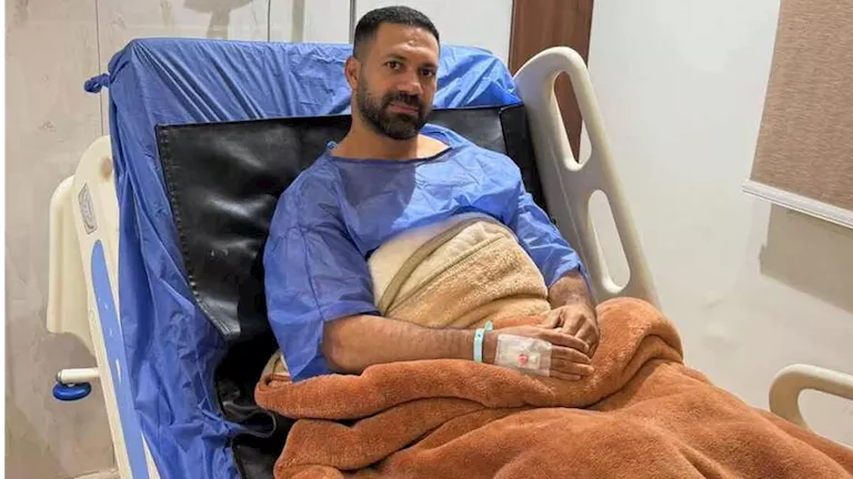 إصابة حسني عبدربه خلال المباراة ونقله للمستشفى