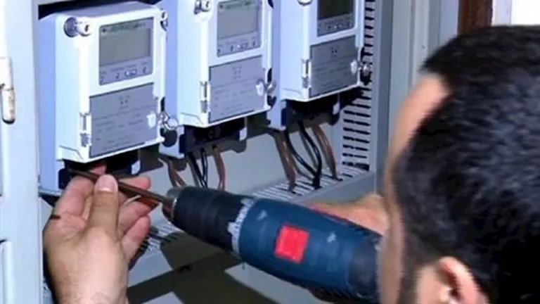 تحذيرات حكومية لأصحاب عدادات الكهرباء في مصر بشأن مخاطر الاستخدام
