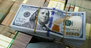 سعر الدولار مقابل الجنيه خلال منتصف تعاملات اليوم