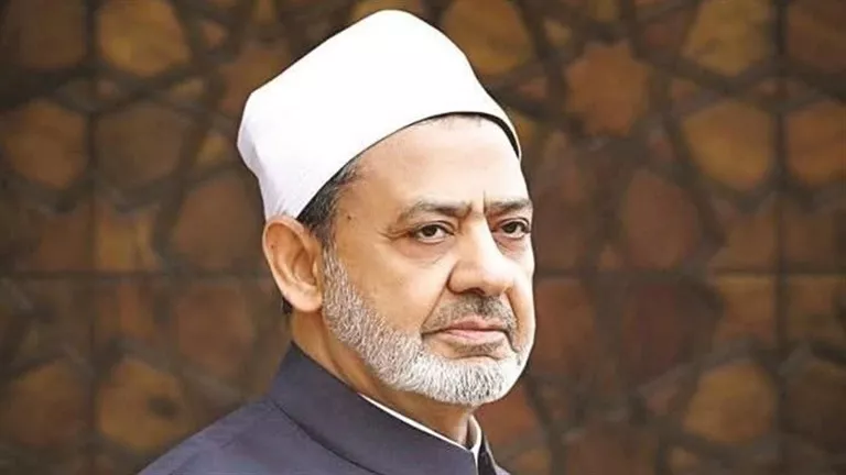 شيخ الأزهر يدعو لحماية الأمة العربية والإسلامية من المخاطر والشرور