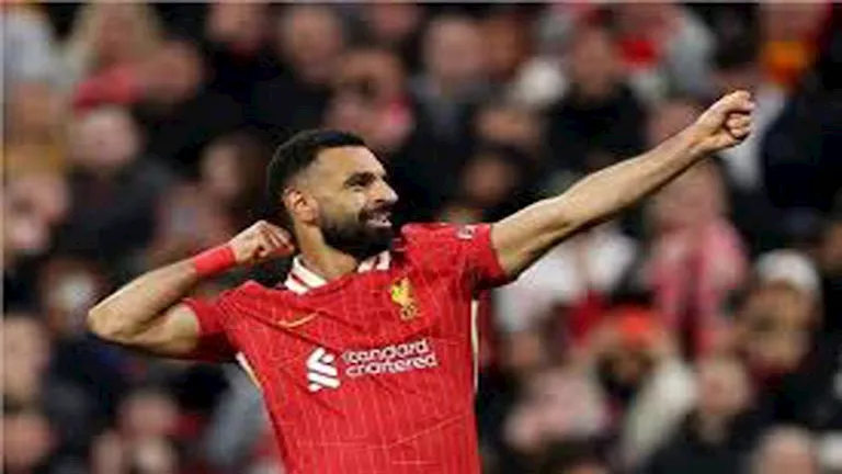 محمد صلاح يسجل أهدافًا ويقود اليونايتد للصدارة في الدوري