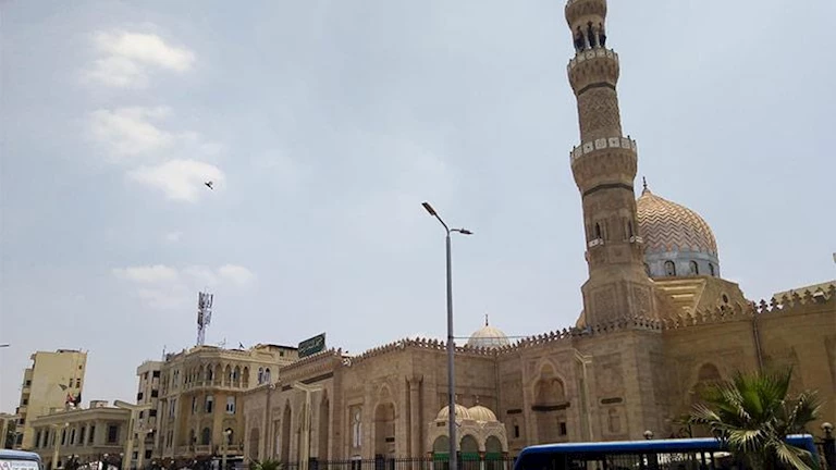 نقل شعائر صلاة الجمعة من مسجد السيدة زينب في مصر